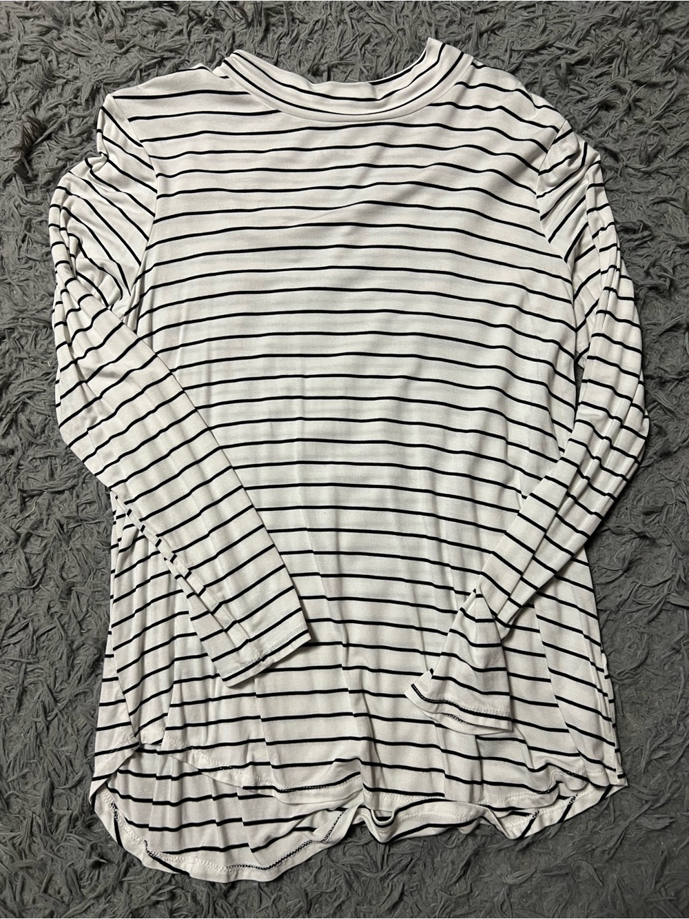 Maurices White Long-Sleeve Striped Crewneck Top